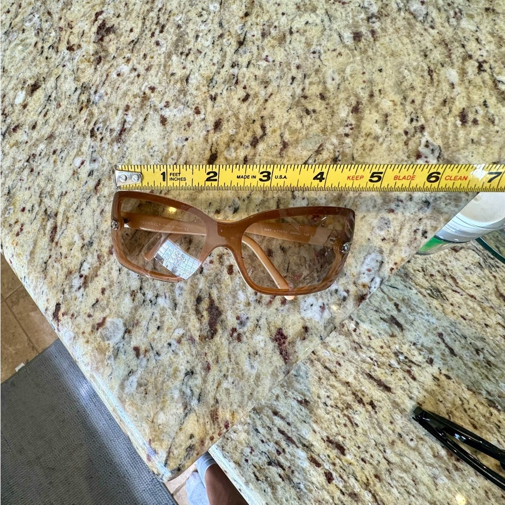 Authentic CHANEL Sunglasses - Picture 5 of 6